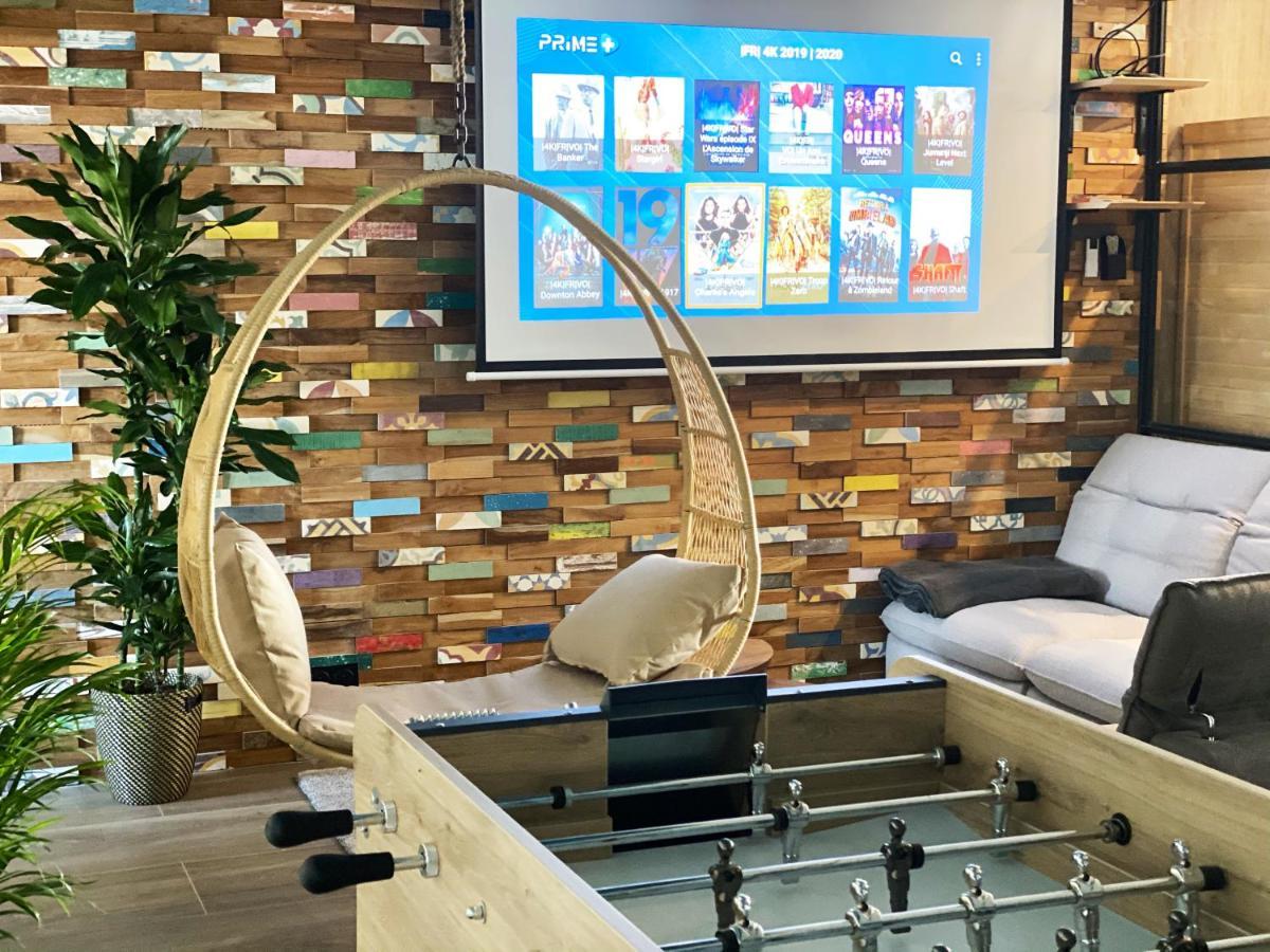 Capsule Gaming Balneo & Billard & Babyfoot & Sauna 2 Apartamento *
