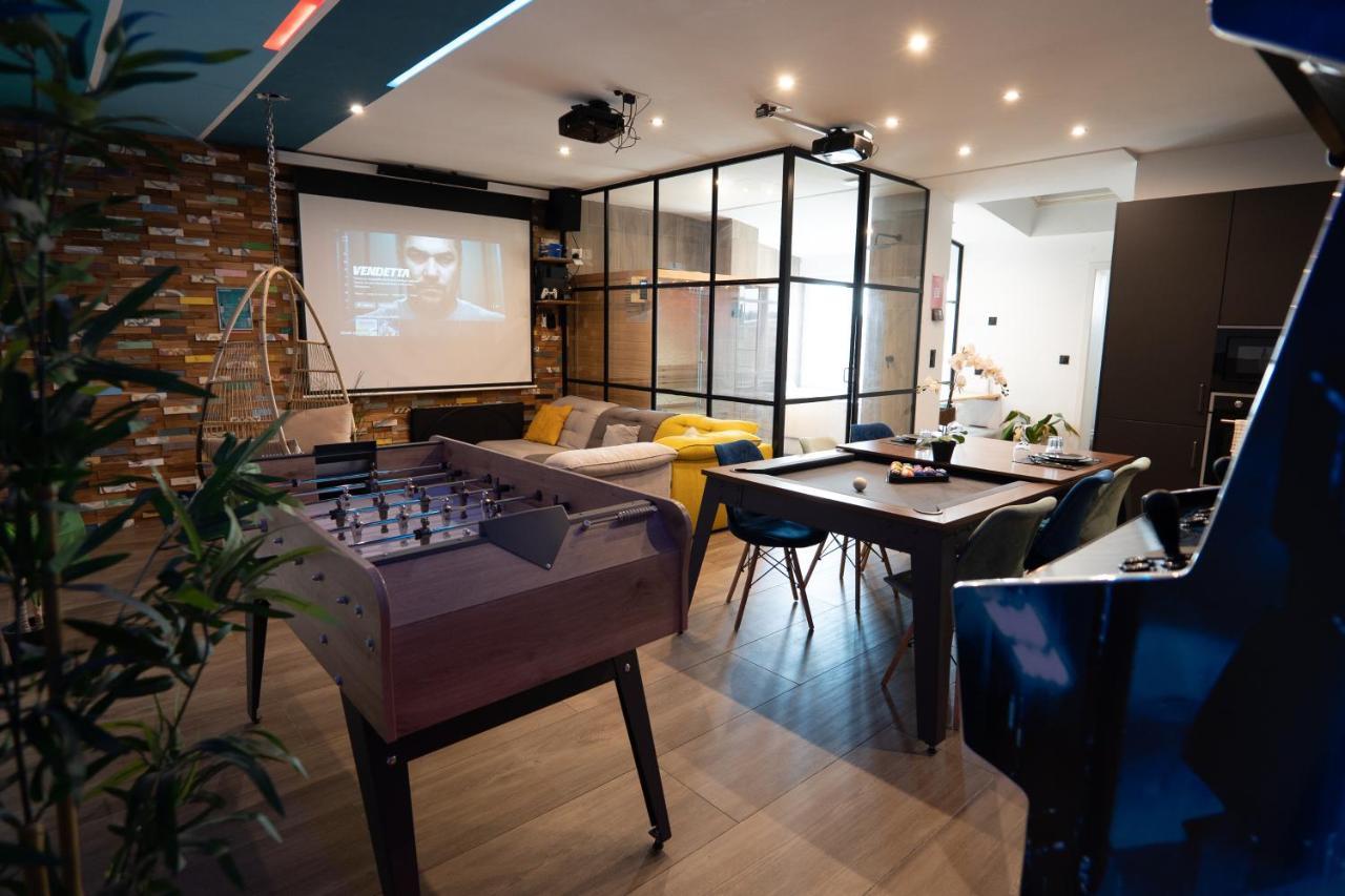 Capsule Gaming Balneo & Billard & Babyfoot & Sauna 2 *